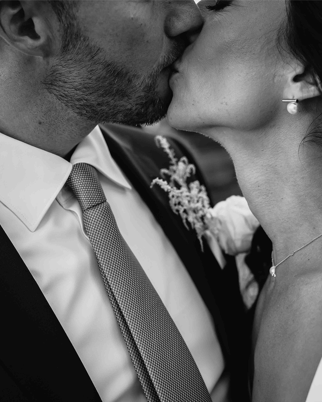 Wedding Kiss Detail